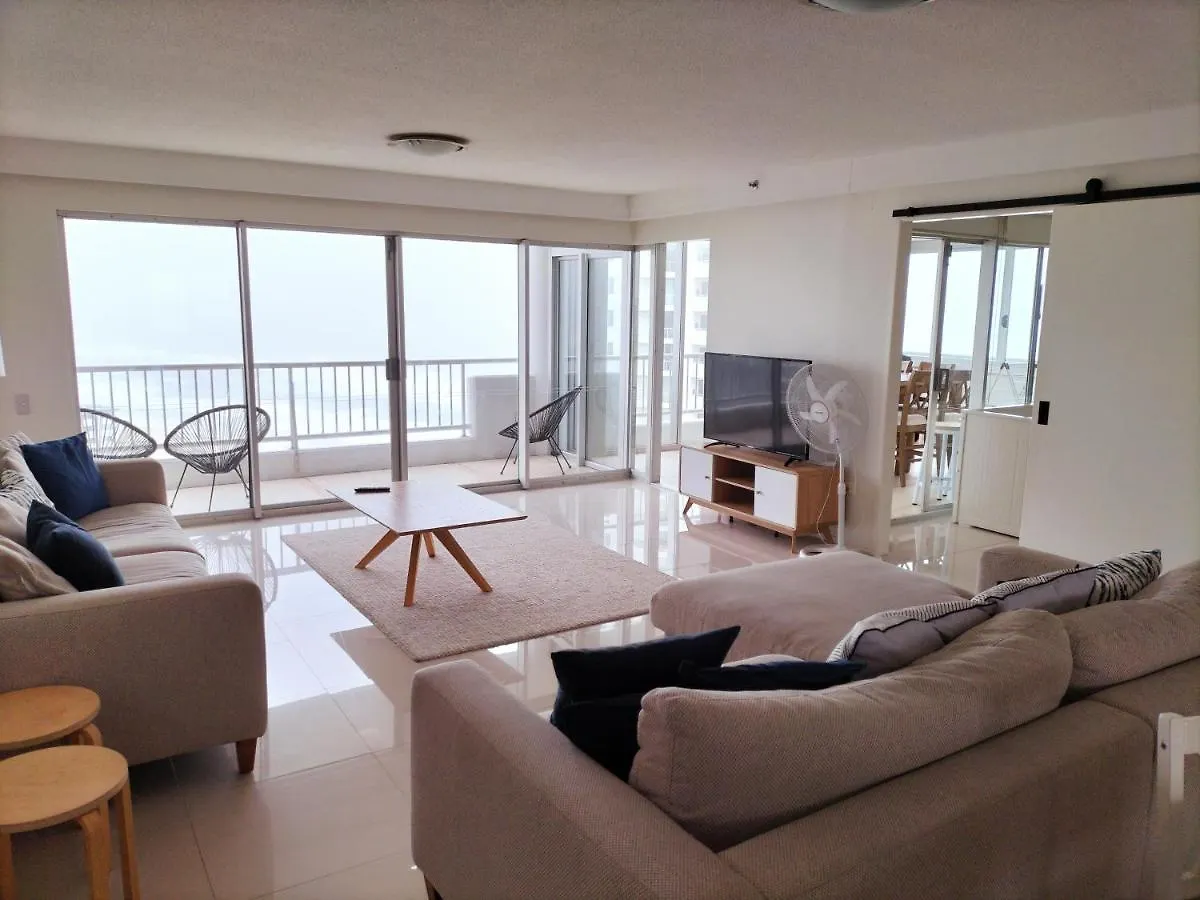 Marriner Views Aparthotel Χρυσή Ακτή