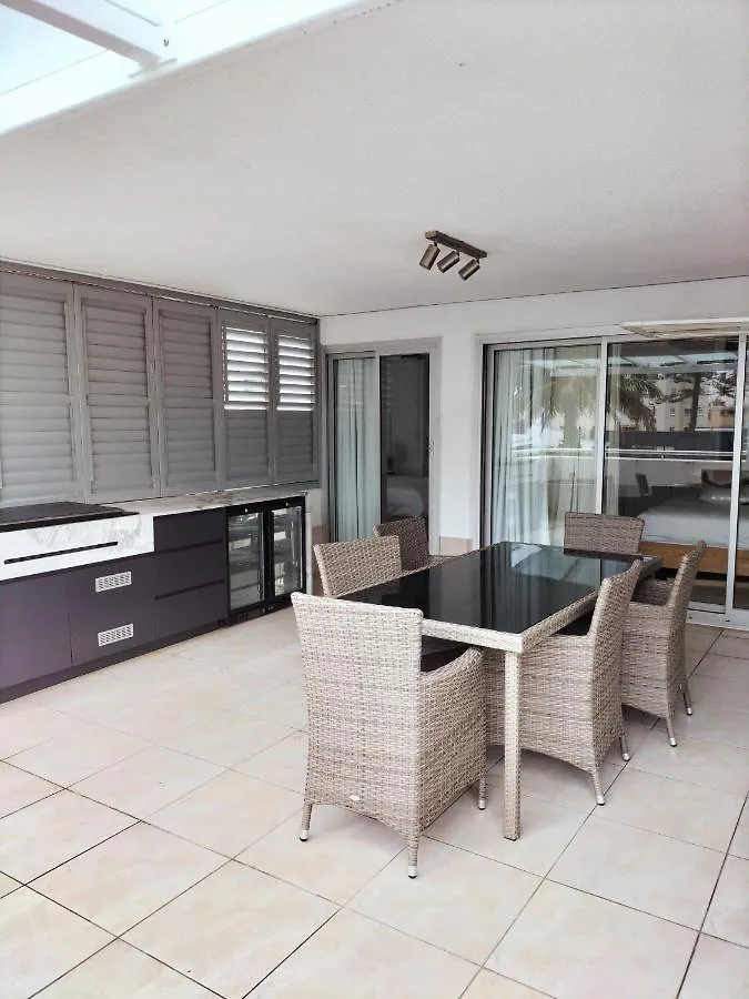 Marriner Views Aparthotel Χρυσή Ακτή